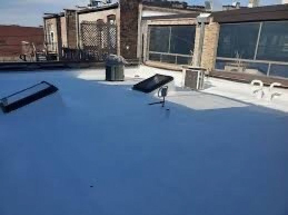 Flat roofing installations